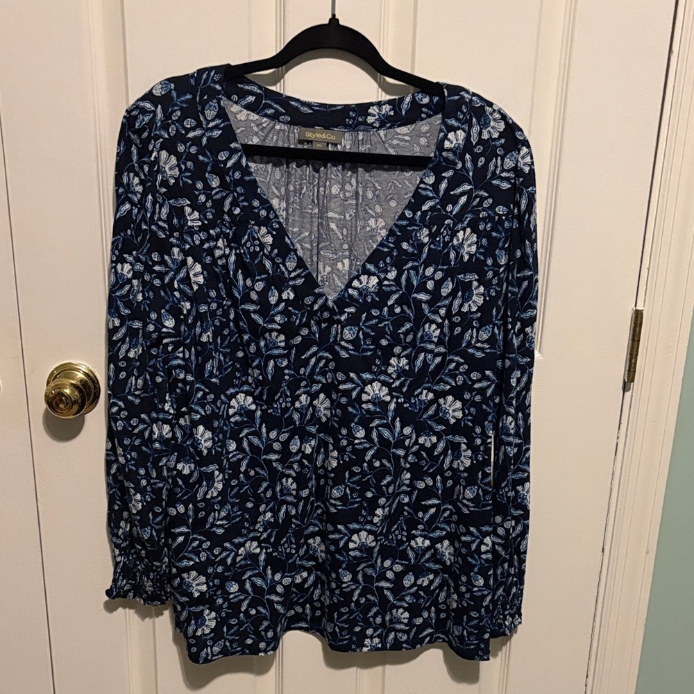 Style & Co. Navy Floral V-Neck Long Sleeve Blouse